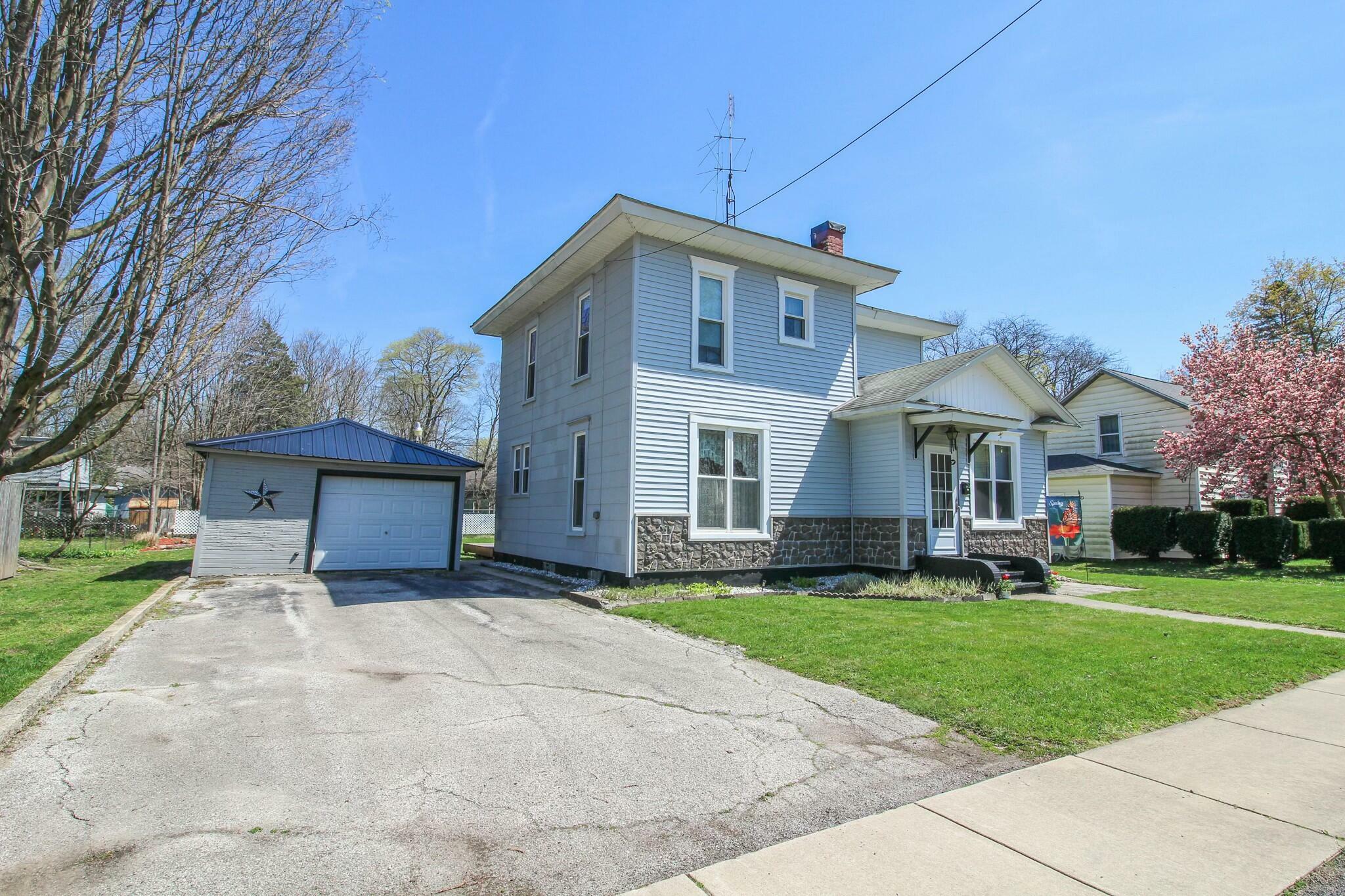 Property Photo: 305 N Douglas Avenue MI 49093
