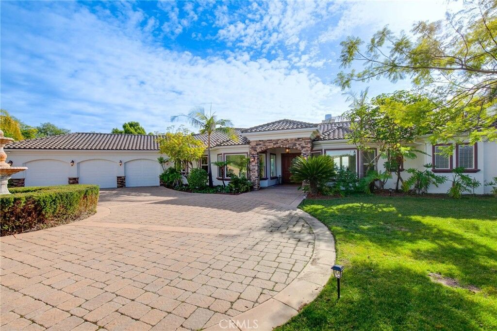 Property Photo:  26095 Calle Catrina  CA 92590 