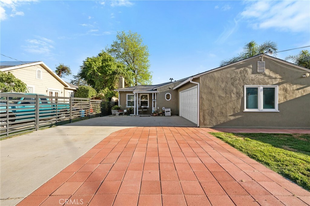 Property Photo: 608 Stonehurst Drive CA 91001
