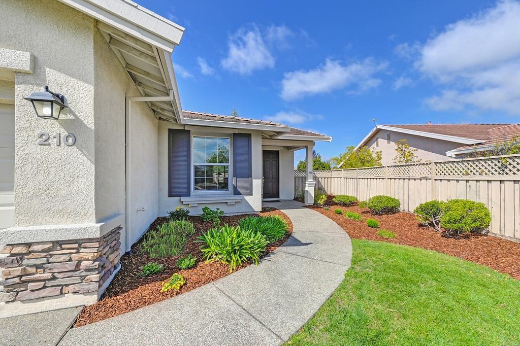 Property Photo: 210 Harper Court CA 95648