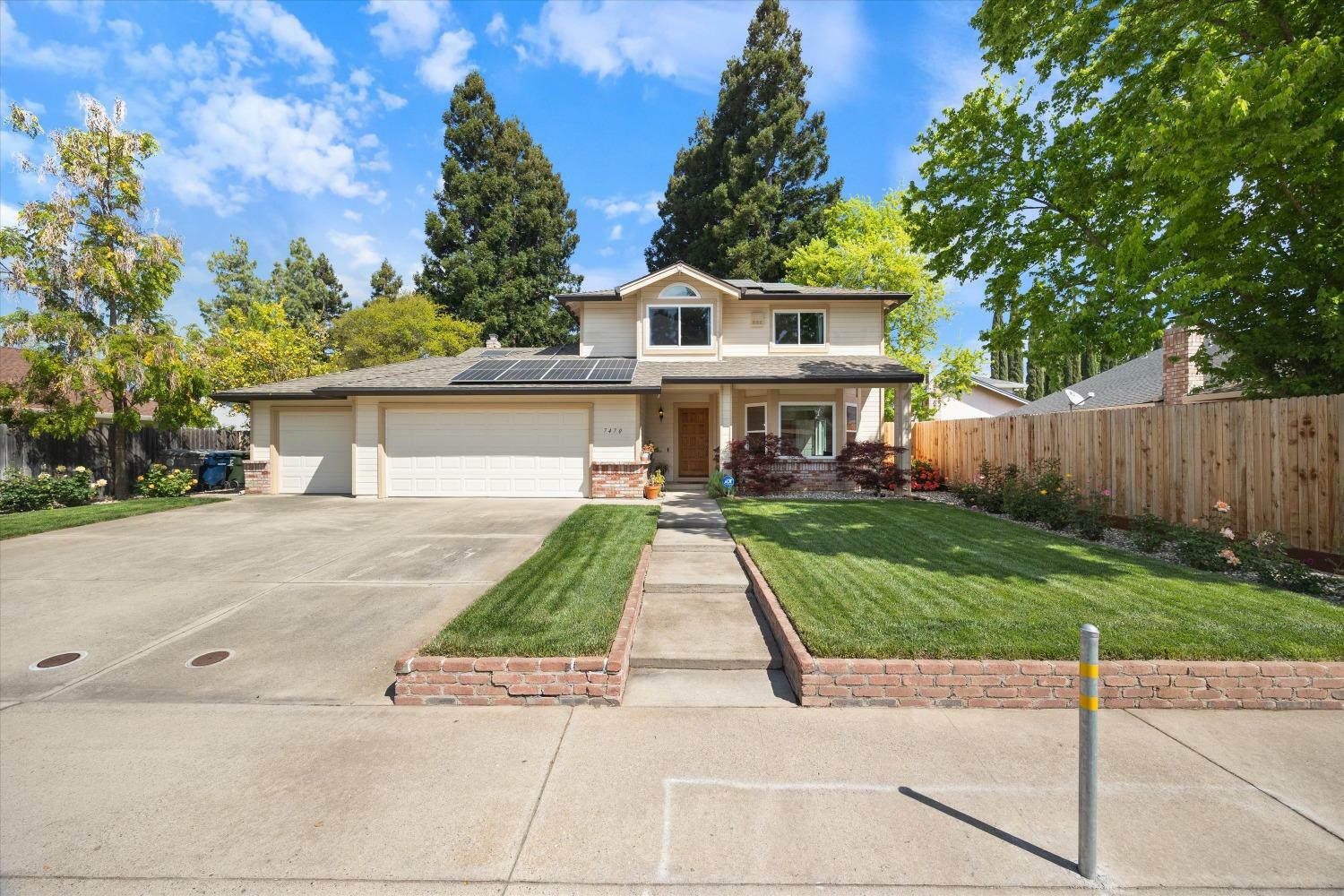 7470 S Land Park Drive  Sacramento CA 95831 photo