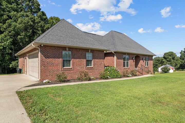Property Photo:  1435 Petty Rd  TN 37187 