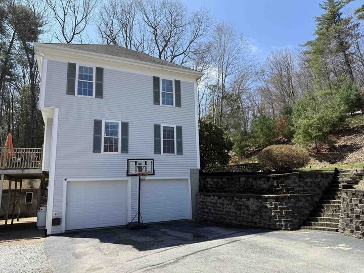 Property Photo:  40 Fairlane Drive  NH 03110 