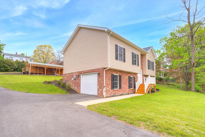 20 7th Street NW  Pulaski VA 24301 photo