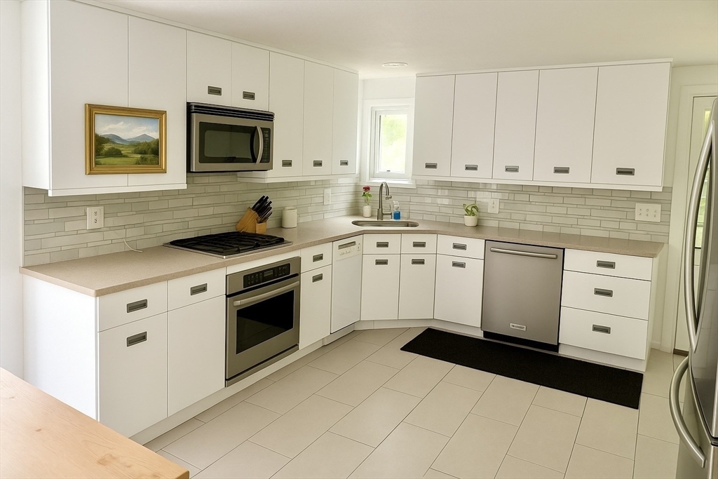 Property Photo: 94 Rice St MA 02481