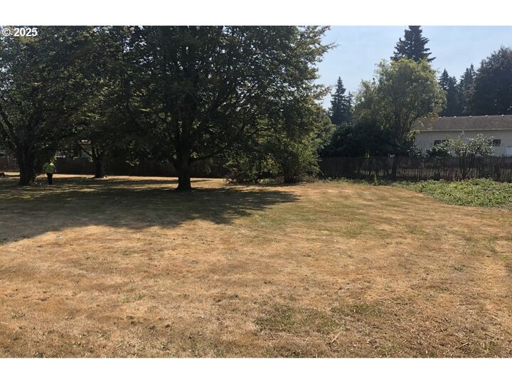 Property Photo:  NE 143rd Ave  OR 97230 