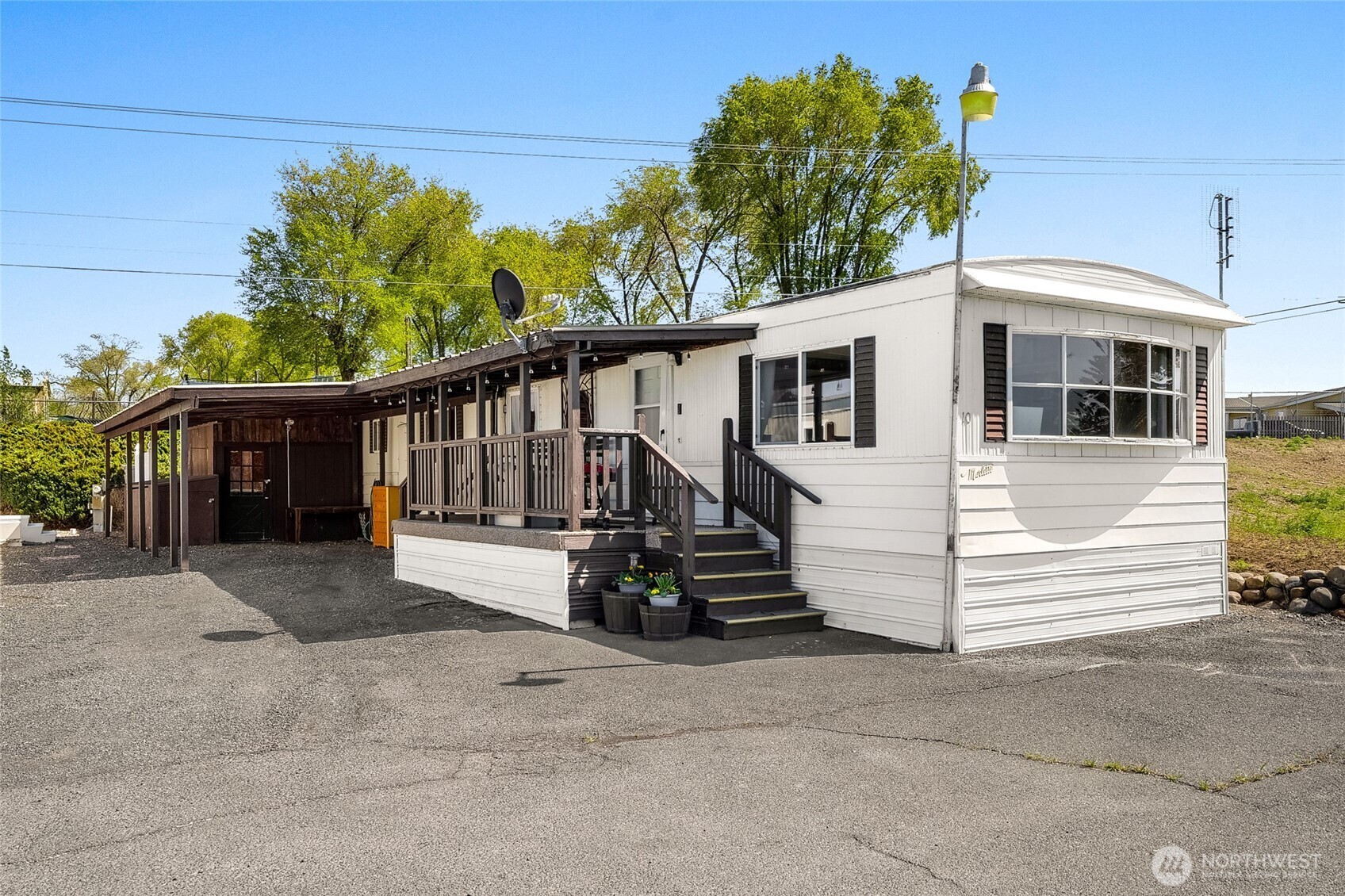 Property Photo: 1908 W Marina Drive 10 WA 98837