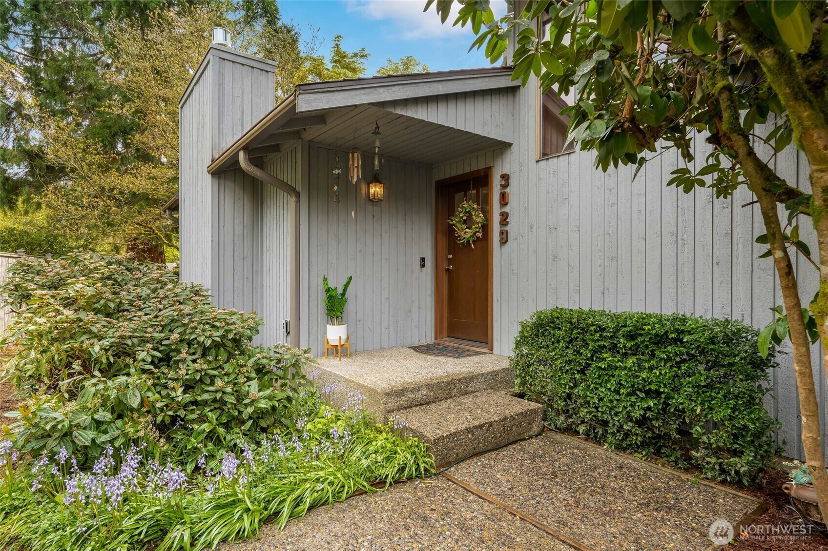 Property Photo:  3029 NE 201st Place  WA 98155 