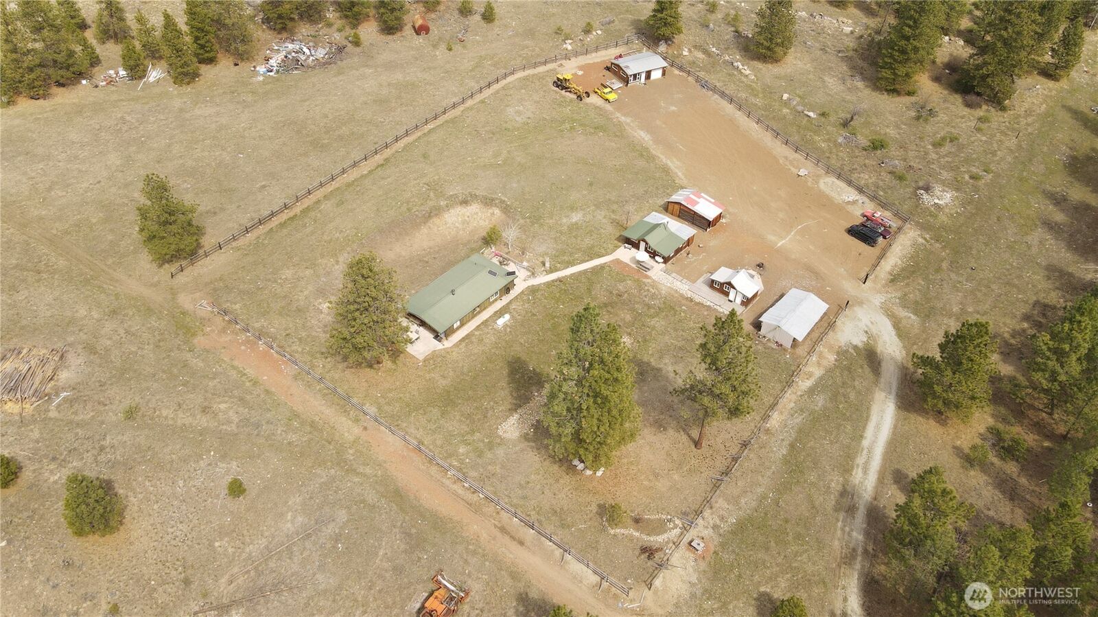 Property Photo:  174 B  Siwash Creek Road N  WA 98855 