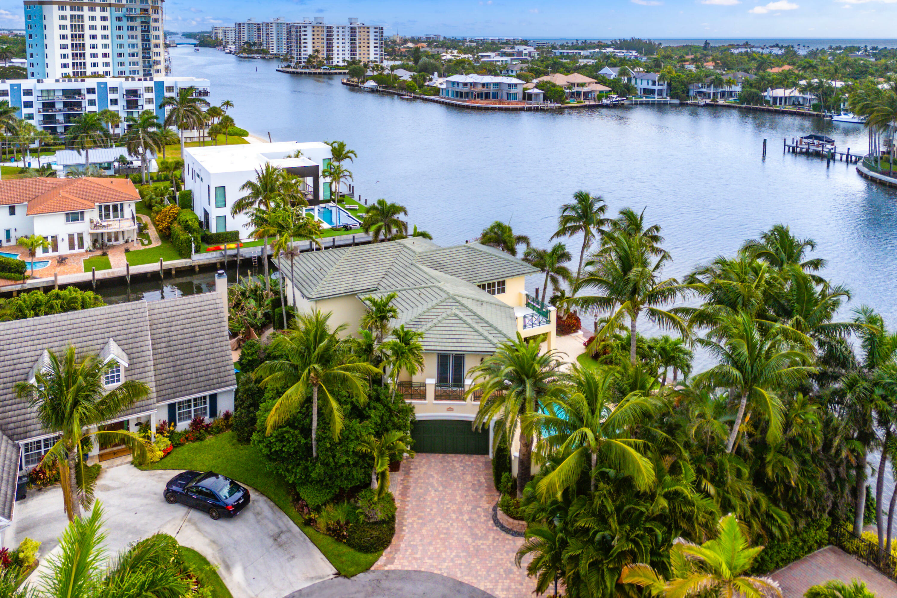 Property Photo: 715 SE 8th Street FL 33483