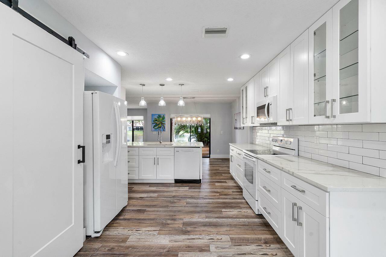 Property Photo:  624 N Deer Creek Shore Drive N  FL 33442 