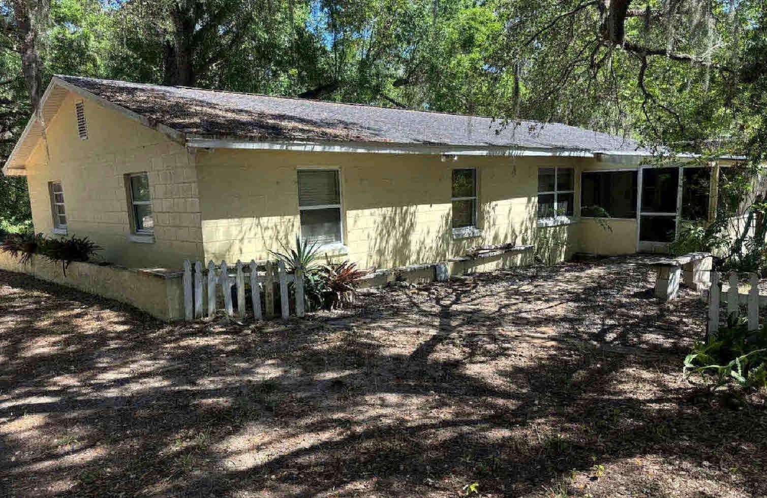 Property Photo: 16325 SE 134th Ct FL 32195