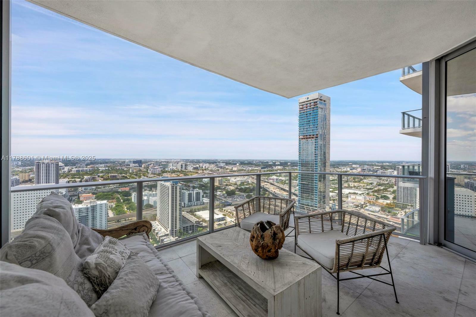 Property Photo: 851 NE 1st Ave 3708 FL 33132