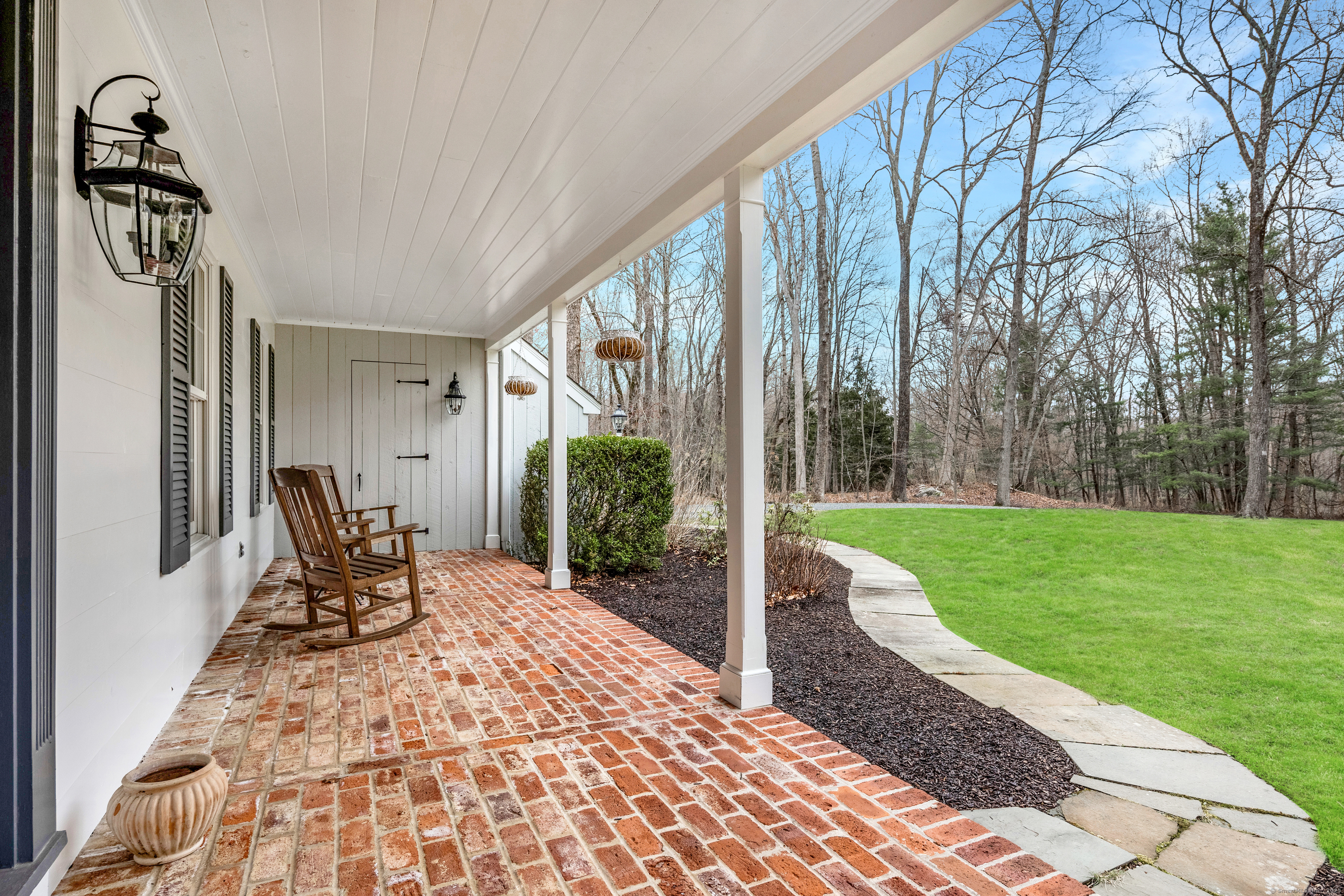Property Photo: 4 Ledgewood Road CT 06896