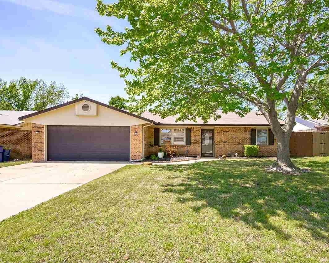 Property Photo:  1628 N Grandview Street  OK 74075-3103 