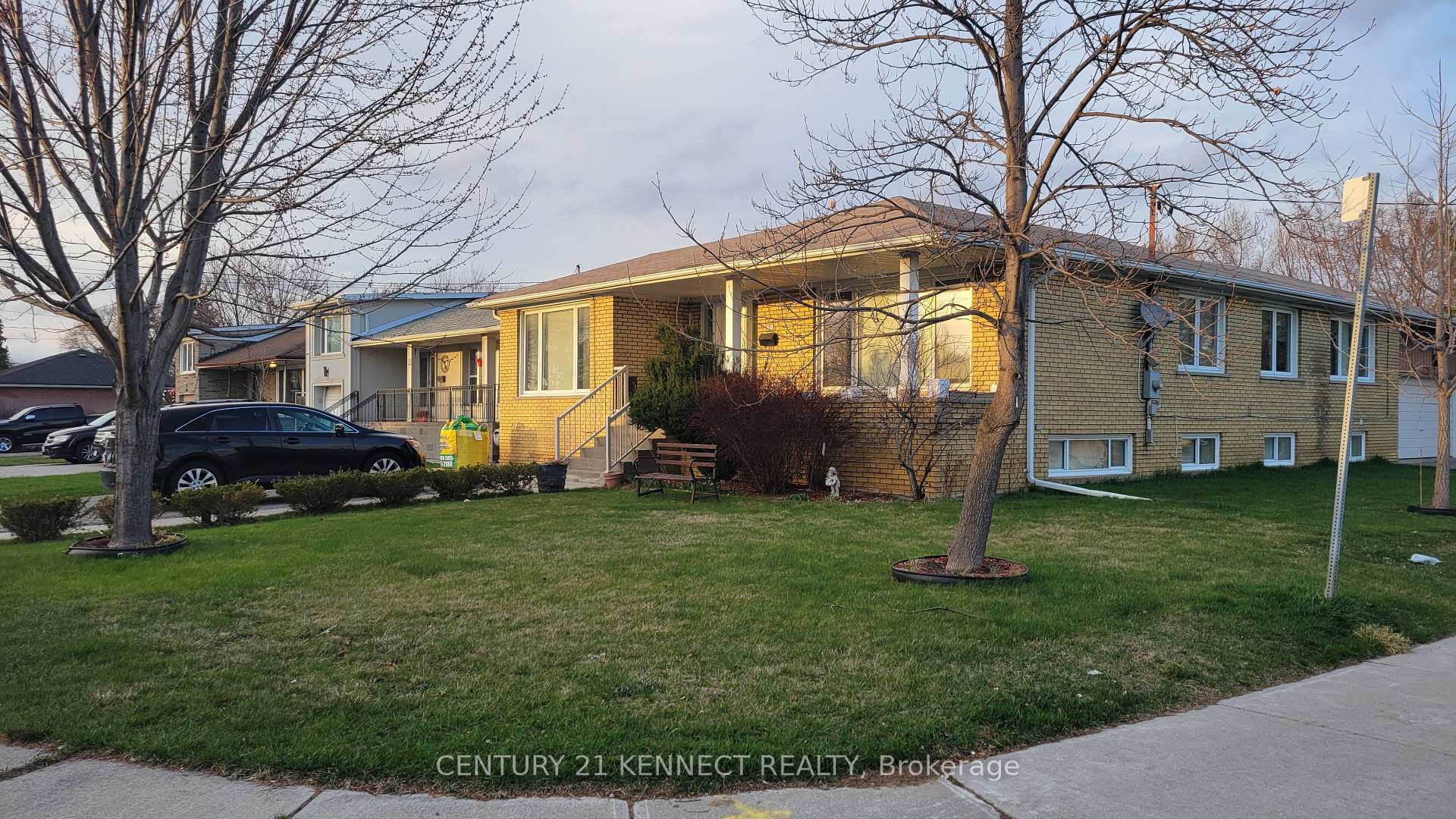 Photo de la propriété: 1 Evanston Drive Lower #1 ON M3H 5N9