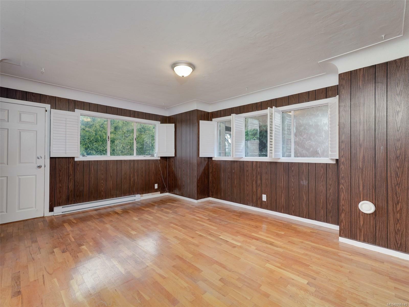 Property Photo: 95 Regina Ave BC V8Z 1J2