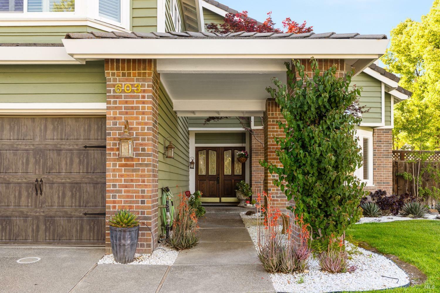 Property Photo:  603 Canyon Oak Court  CA 95688 