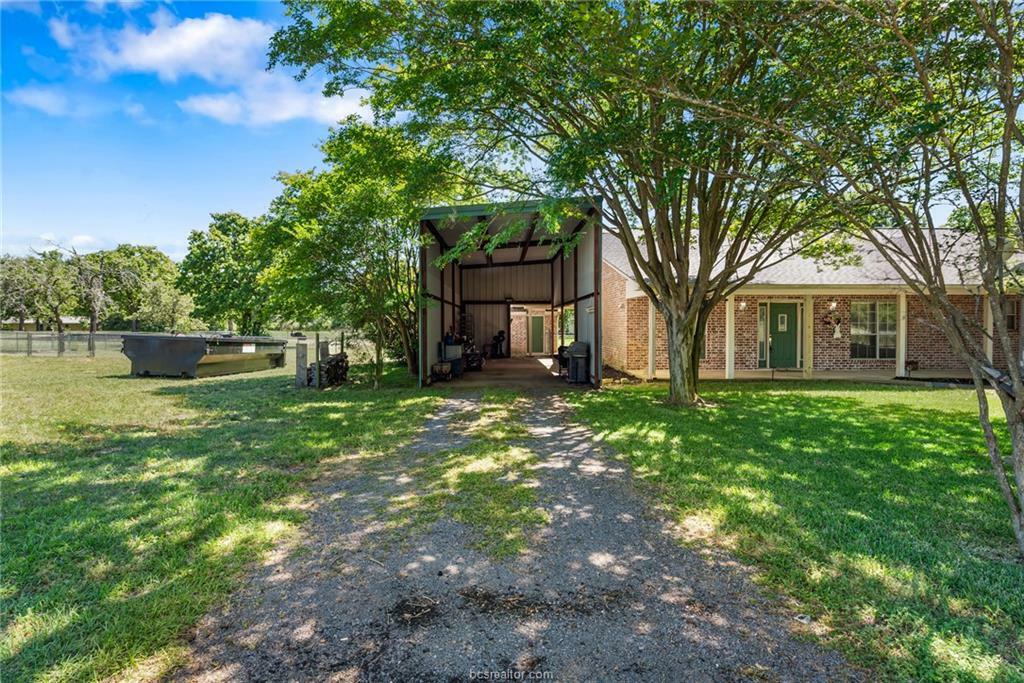 Property Photo: 236 North Golfview Drive TX 77871