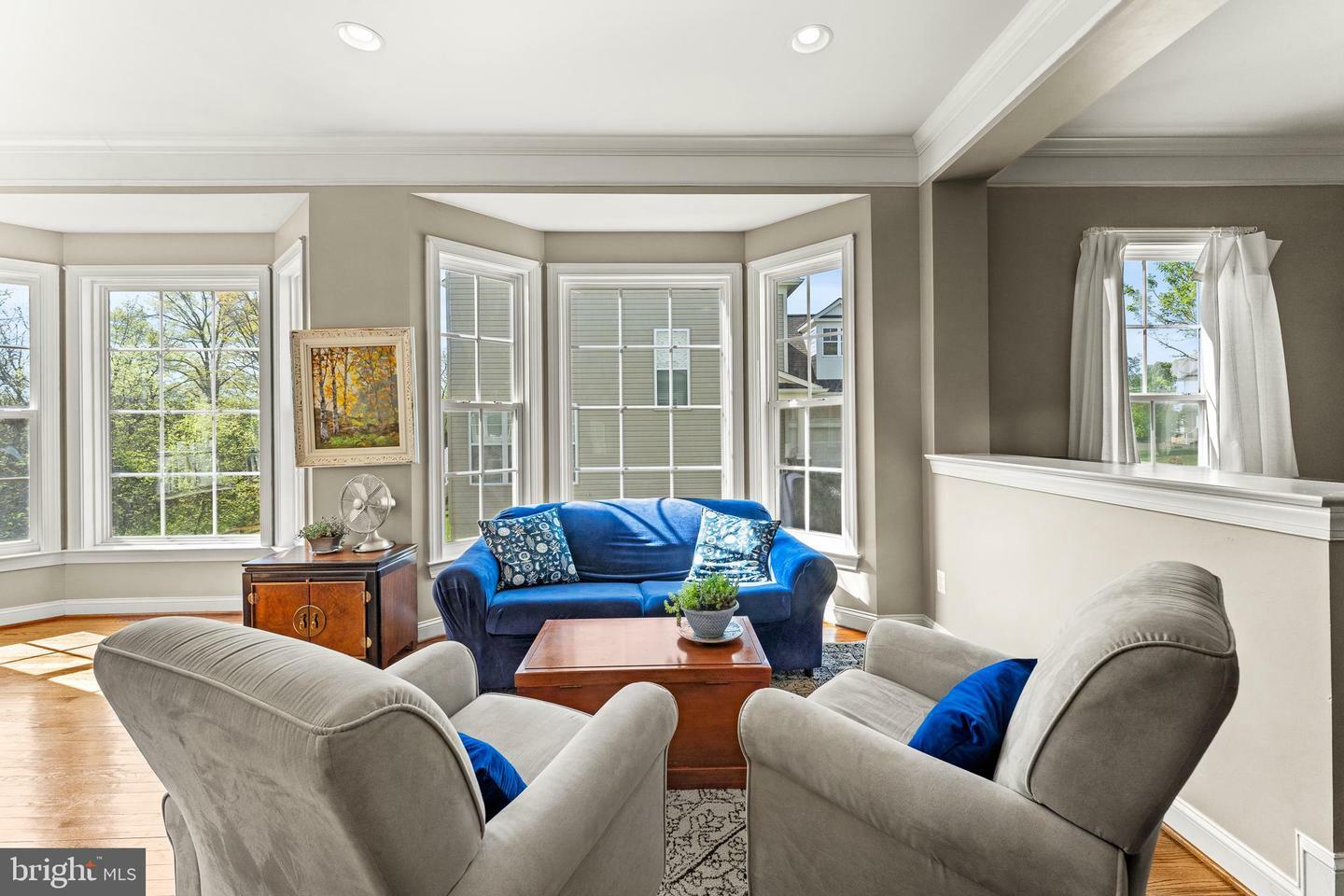 Property Photo: 9338 Falling Water Drive VA 20136