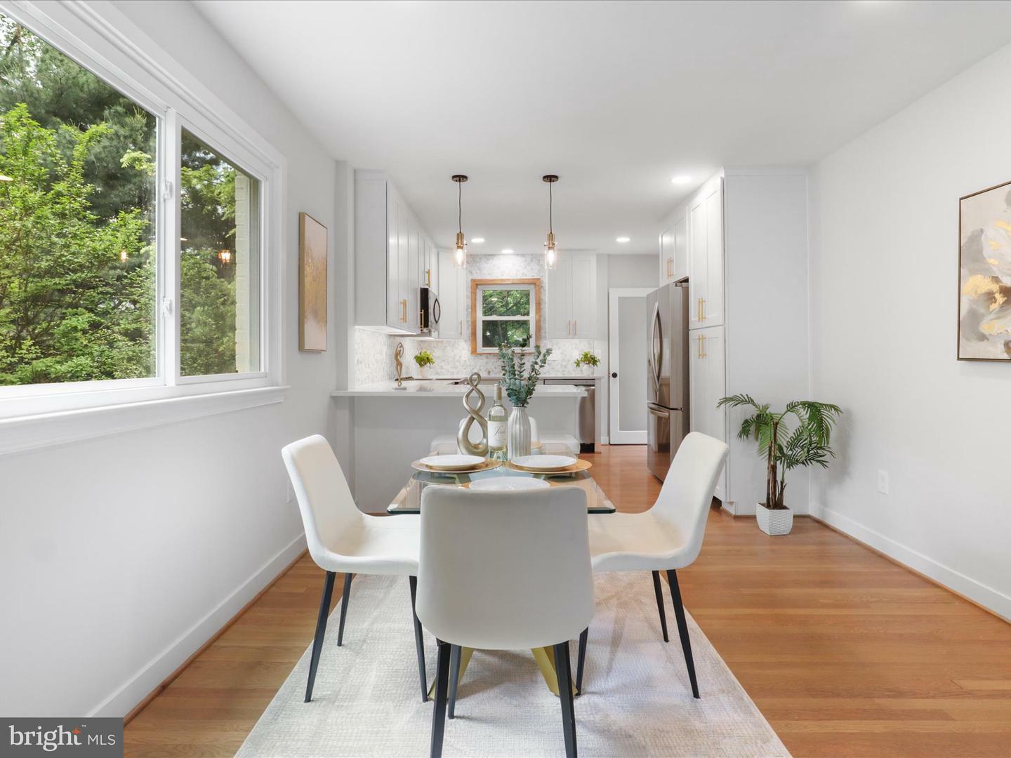 Property Photo: 862 N Ohio Street VA 22205