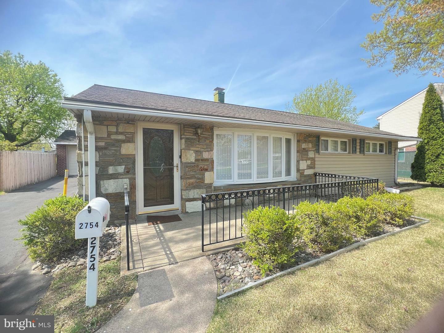 2754 Woodland Road  Abington PA 19001 photo