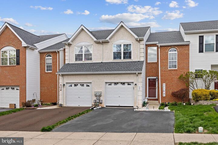 207 Hampshire Drive  Sellersville PA 18960 photo