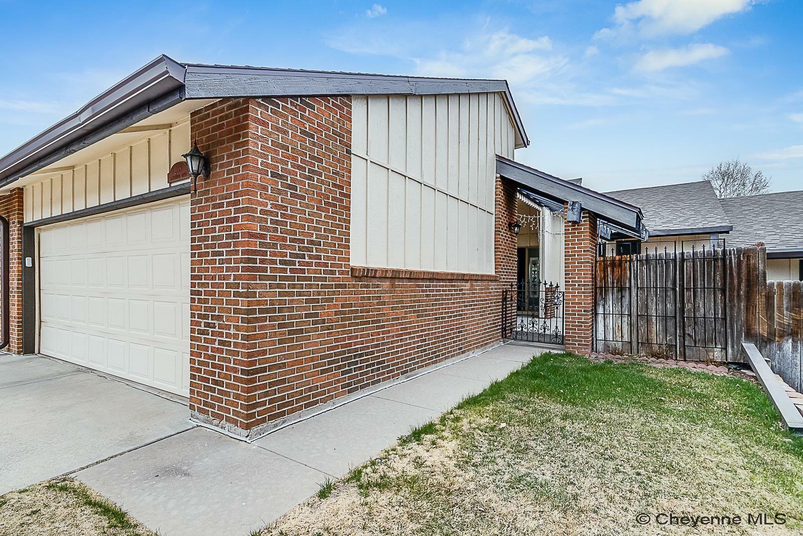 208 Lake Shore Dr  Cheyenne WY 82009 photo