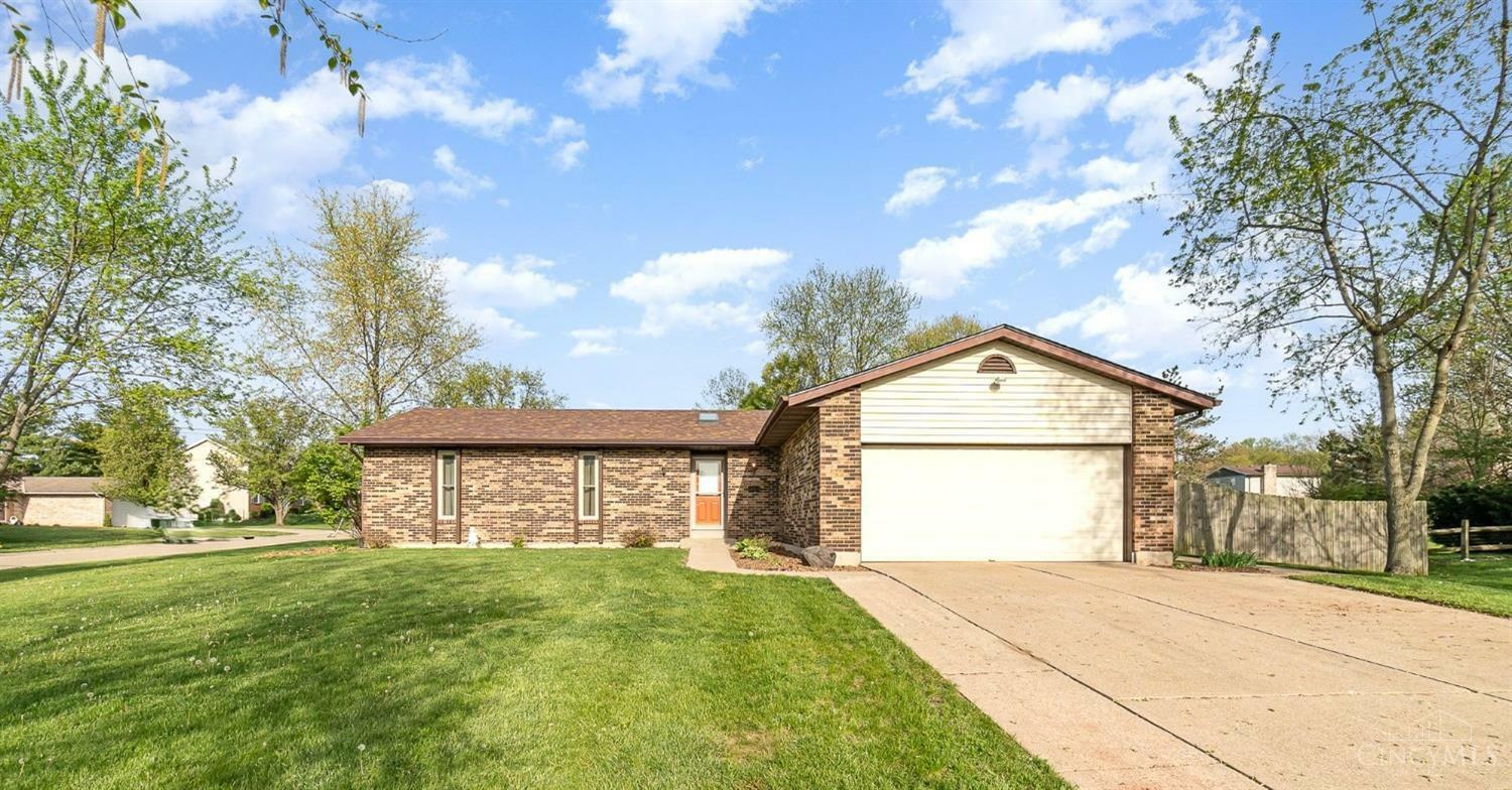 Property Photo: 7618 Vinnedge Dr OH 45011