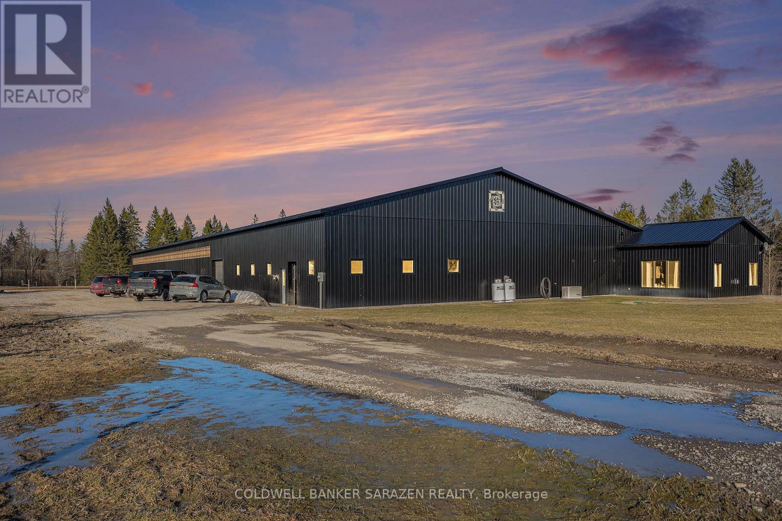 Photo de la propriété: 394 Lavallee Road ON K7V 3Z4