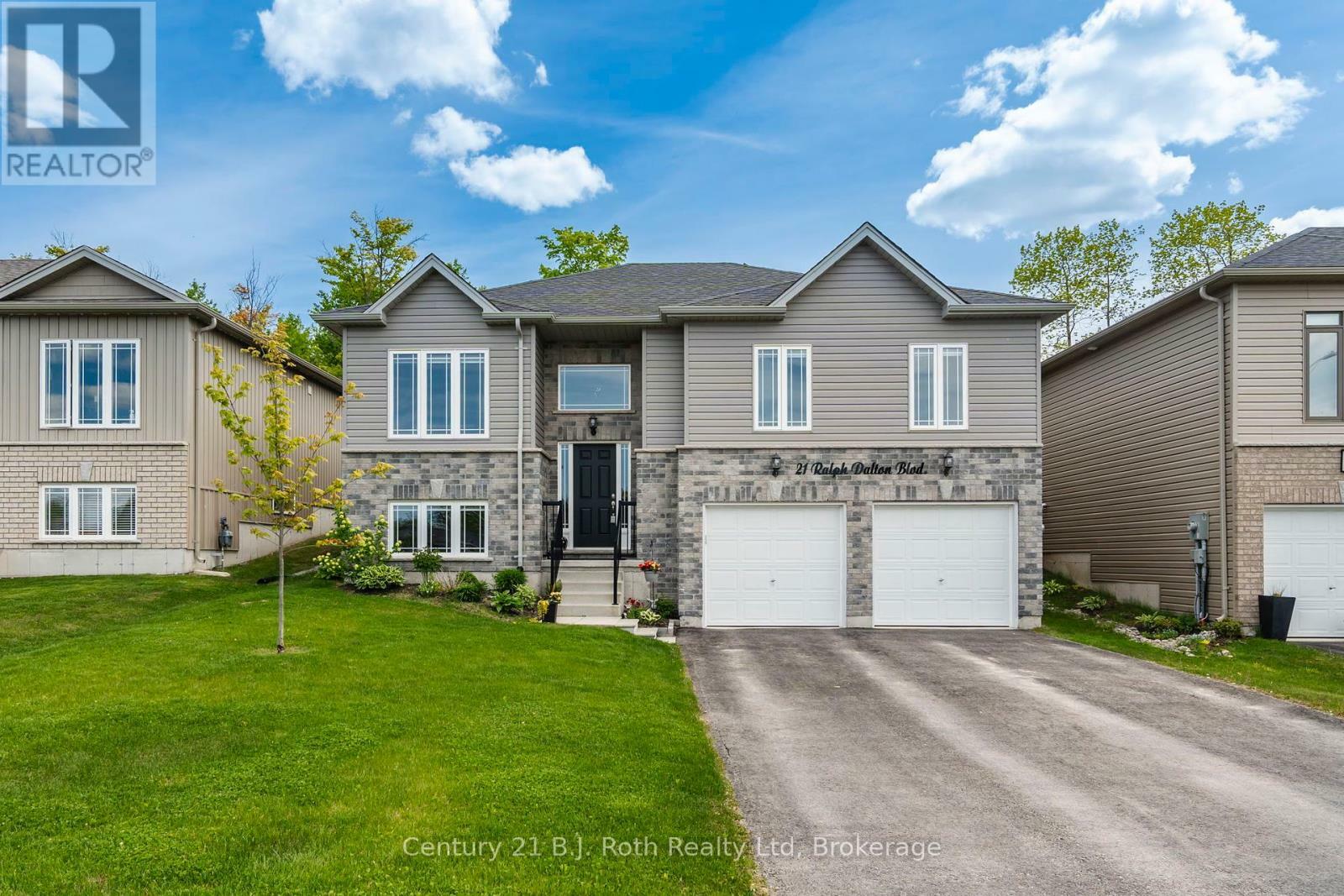 Property Photo: 21 Ralph Dalton Boulevard ON L0K 2A0