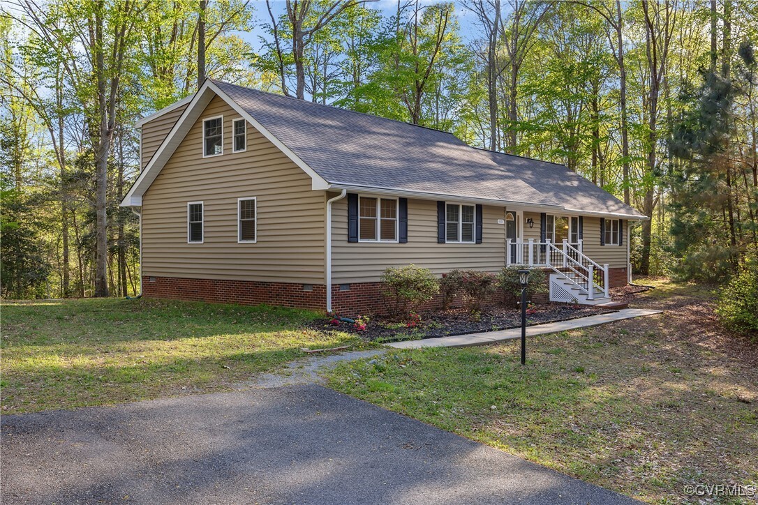 Property Photo: 4001 Rochambeau Drive VA 23188