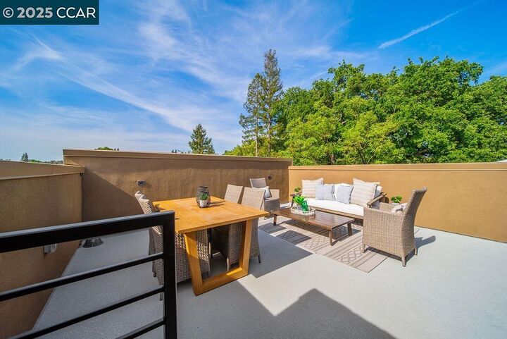 Property Photo: 600 Hartz Ave 113 CA 94526
