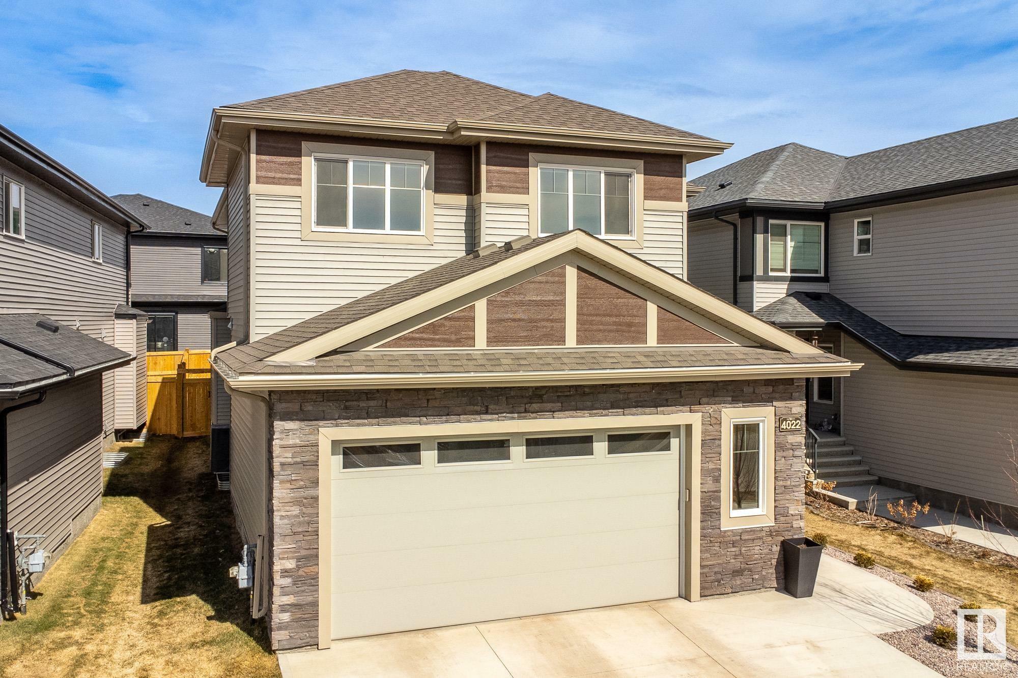 Photo de la propriété: 4022 46 Avenue AB T4X 2A8