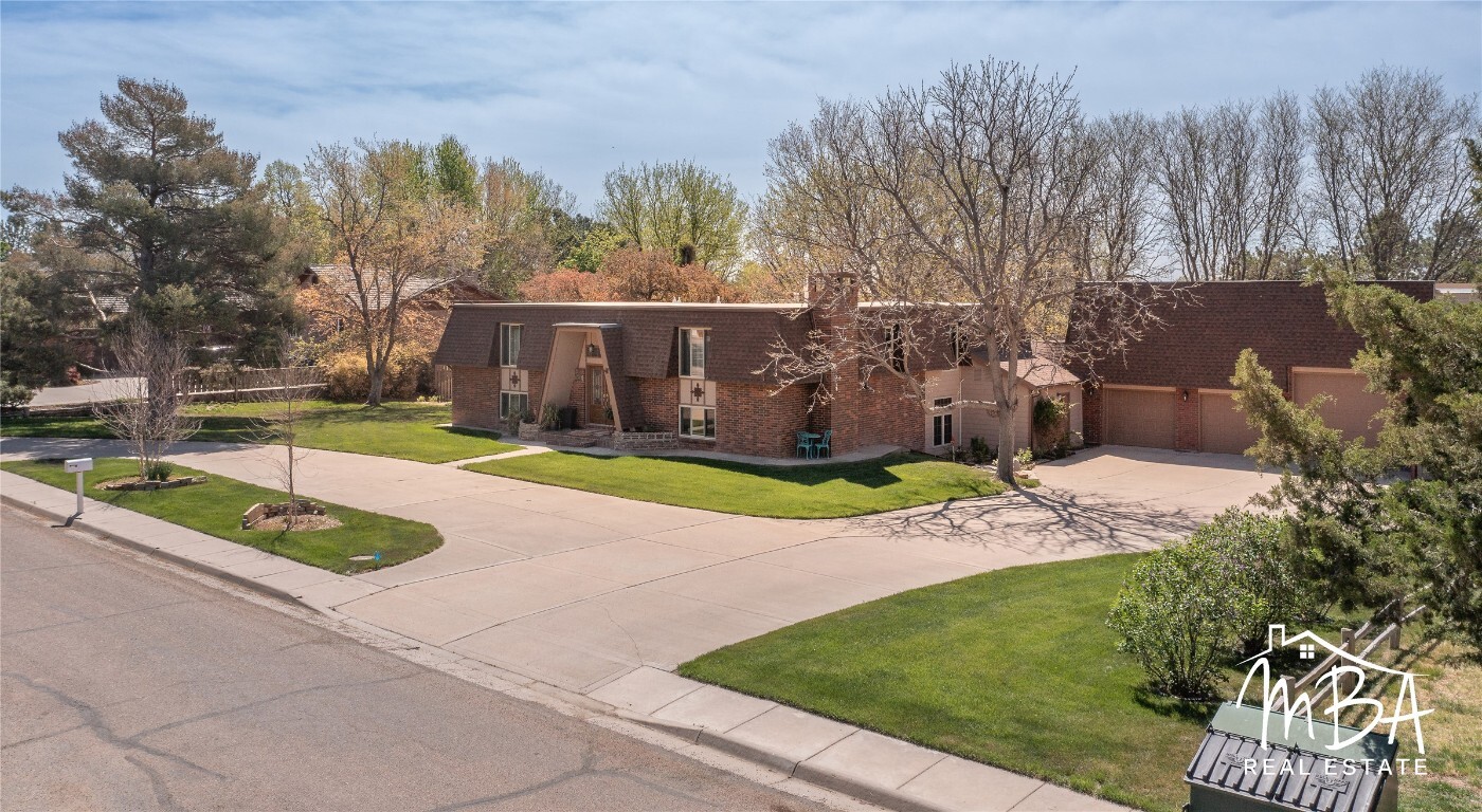 1710 E Crestway Drive  Garden City KS 67846 photo