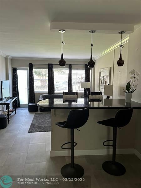 Property Photo: 3250 NE 28th St 109 FL 33308