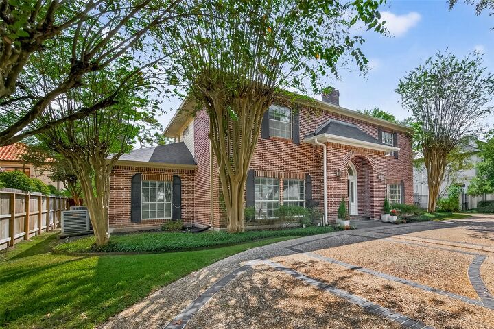 Property Photo: 5411 Pine Street TX 77401