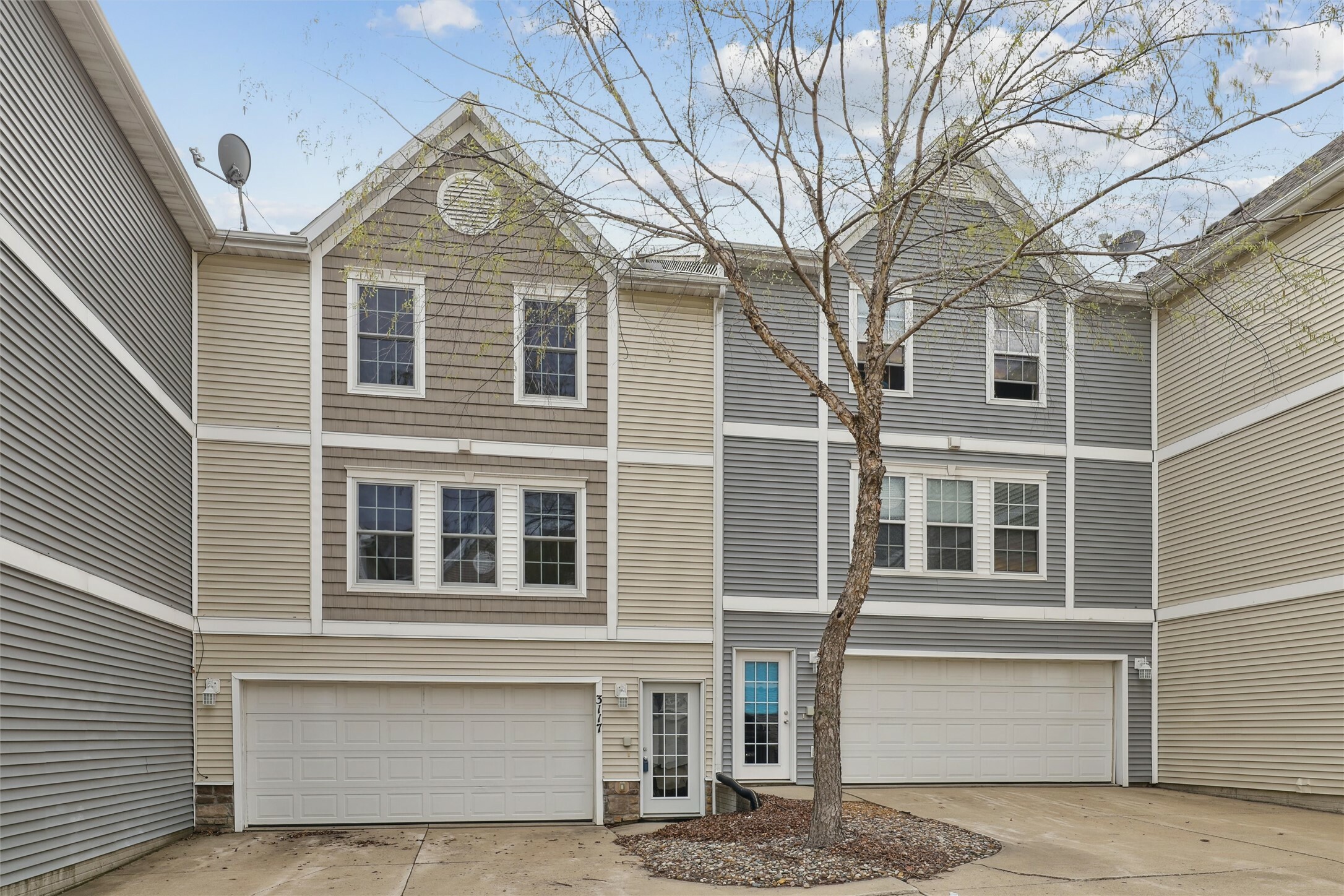 Property Photo: 3117 SW Sharmin Lane IA 50023