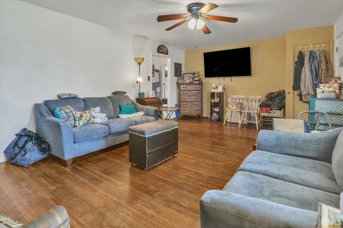 Property Photo: 913 Sheffield Drive IN 47710