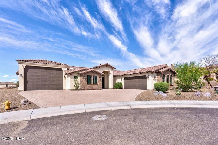 Property Photo: 4050 Avienda Del Sol AZ 86406