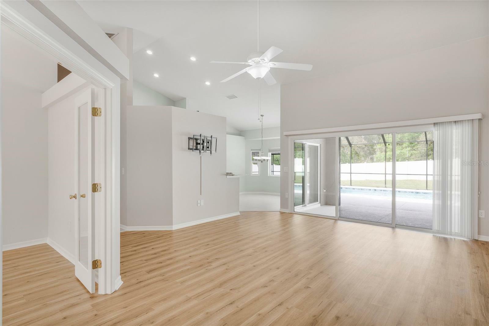 Property Photo: 4070 N Forest Lake Drive FL 34442