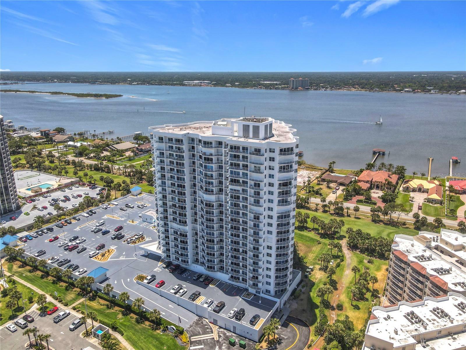 Property Photo: 2 Oceans West Boulevard 1007 FL 32118