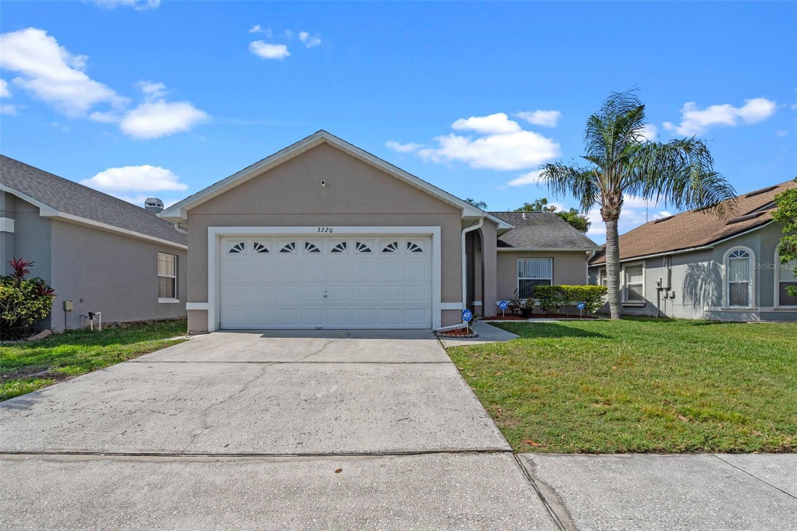 Property Photo: 3220 Harpers Ferry Court FL 32837