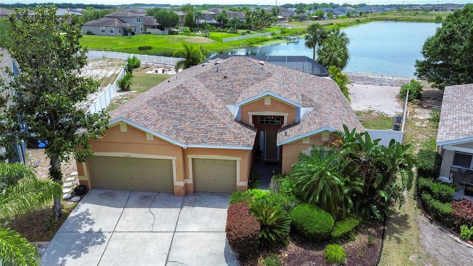 Property Photo:  11427 Laurel Brook Court  FL 33569 