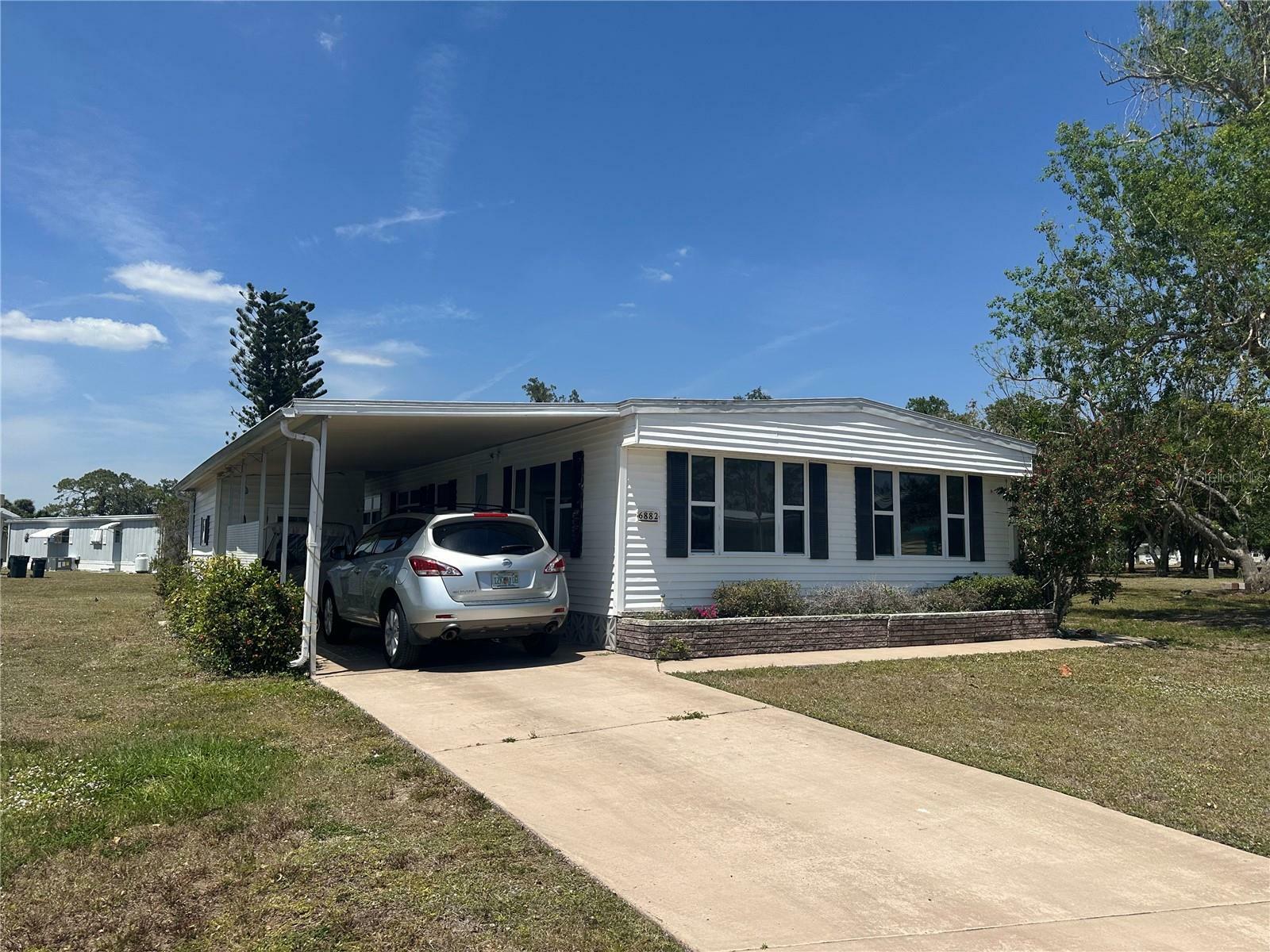 Property Photo: 6882 Holo Court FL 34287