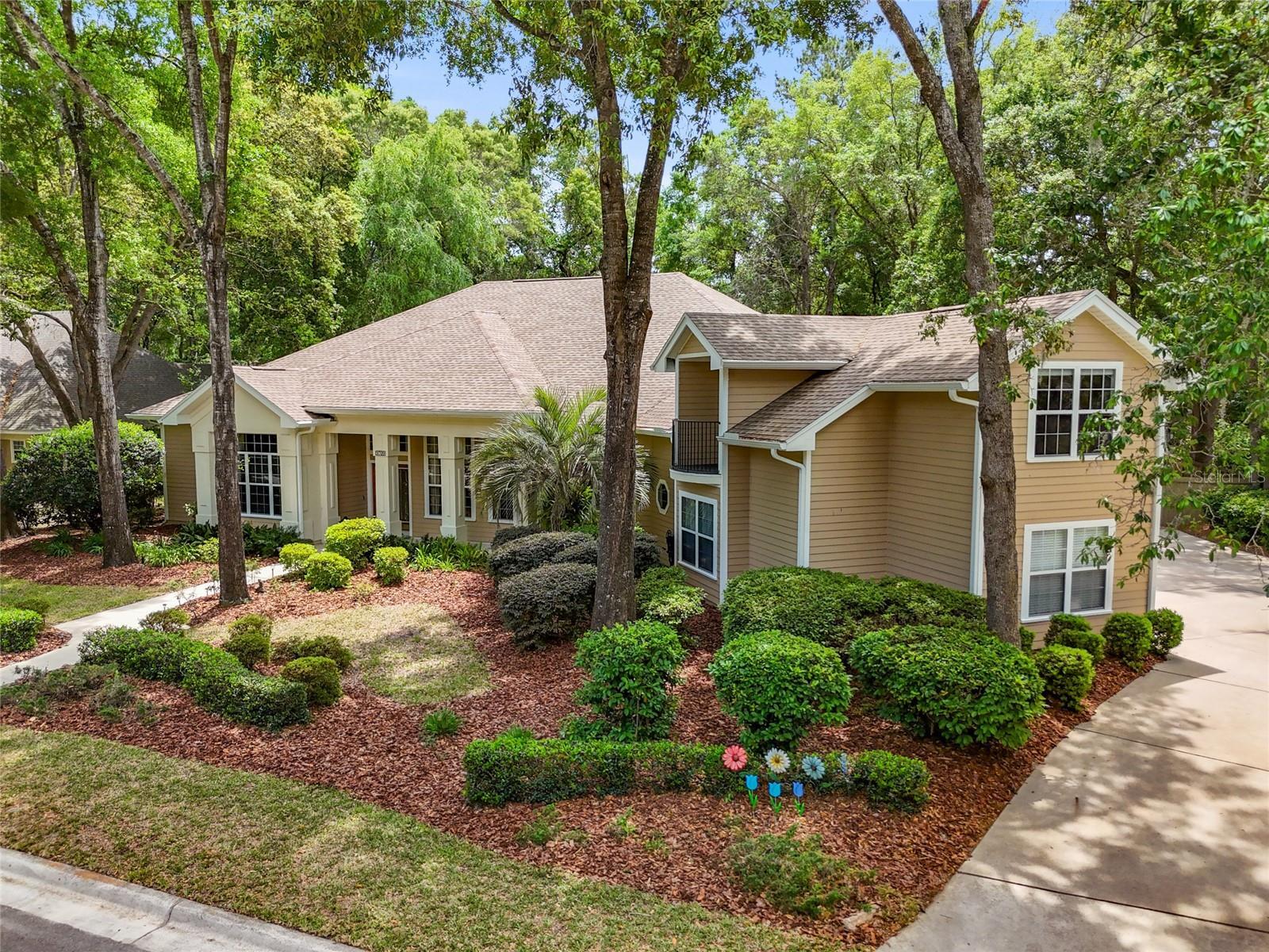 Property Photo: 9709 SW 34th Lane FL 32608