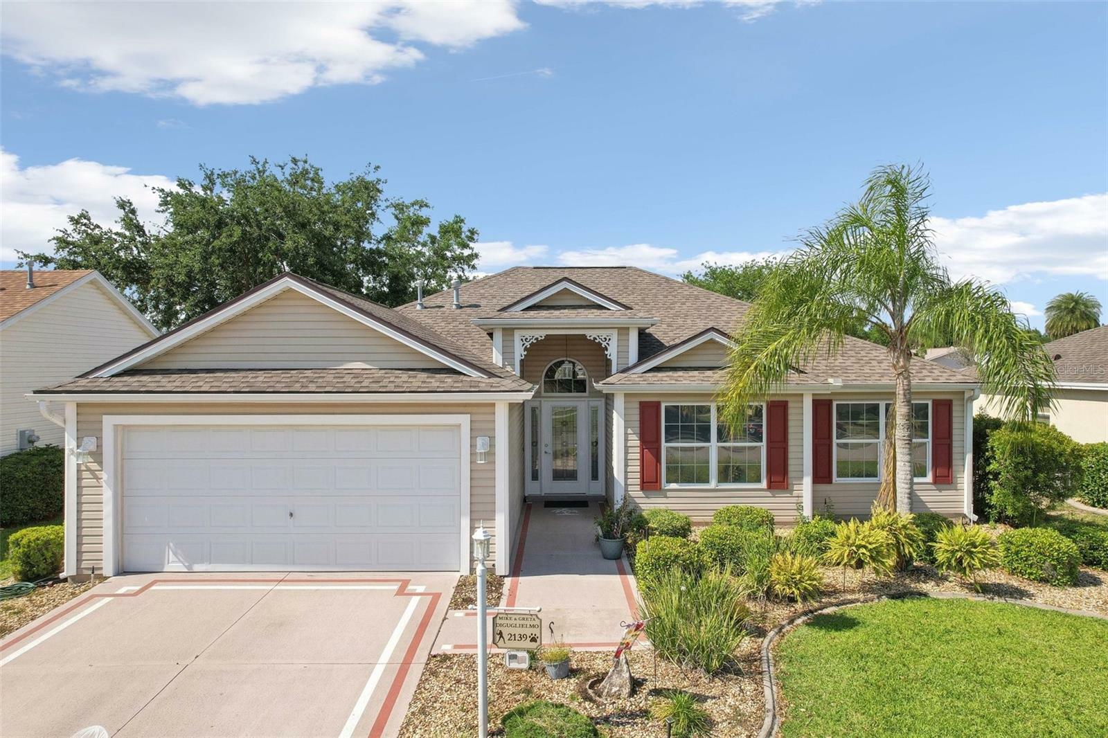 Property Photo: 2139 Kaylee Drive FL 32162