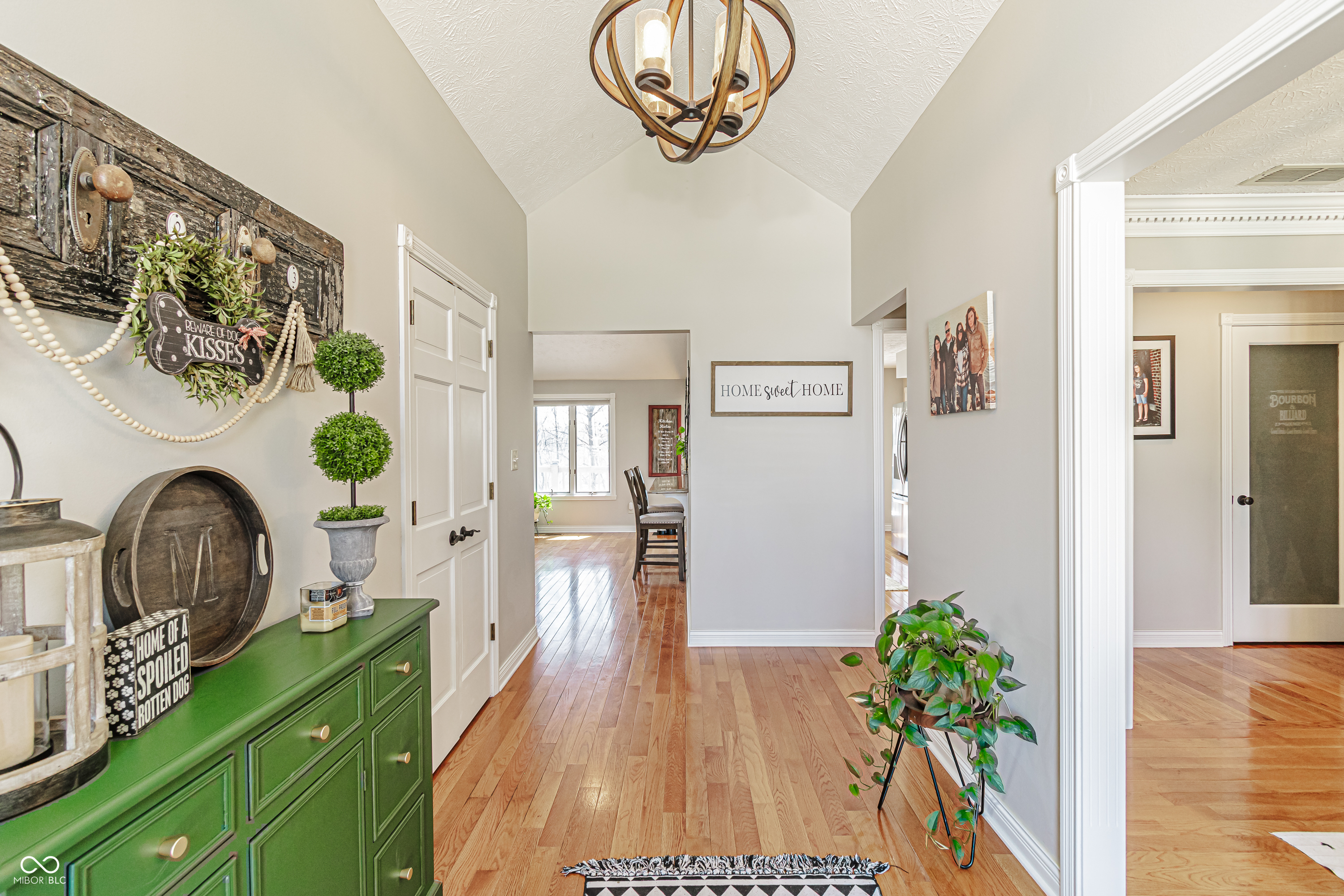 Property Photo: 5875 Annanhill Court IN 46123
