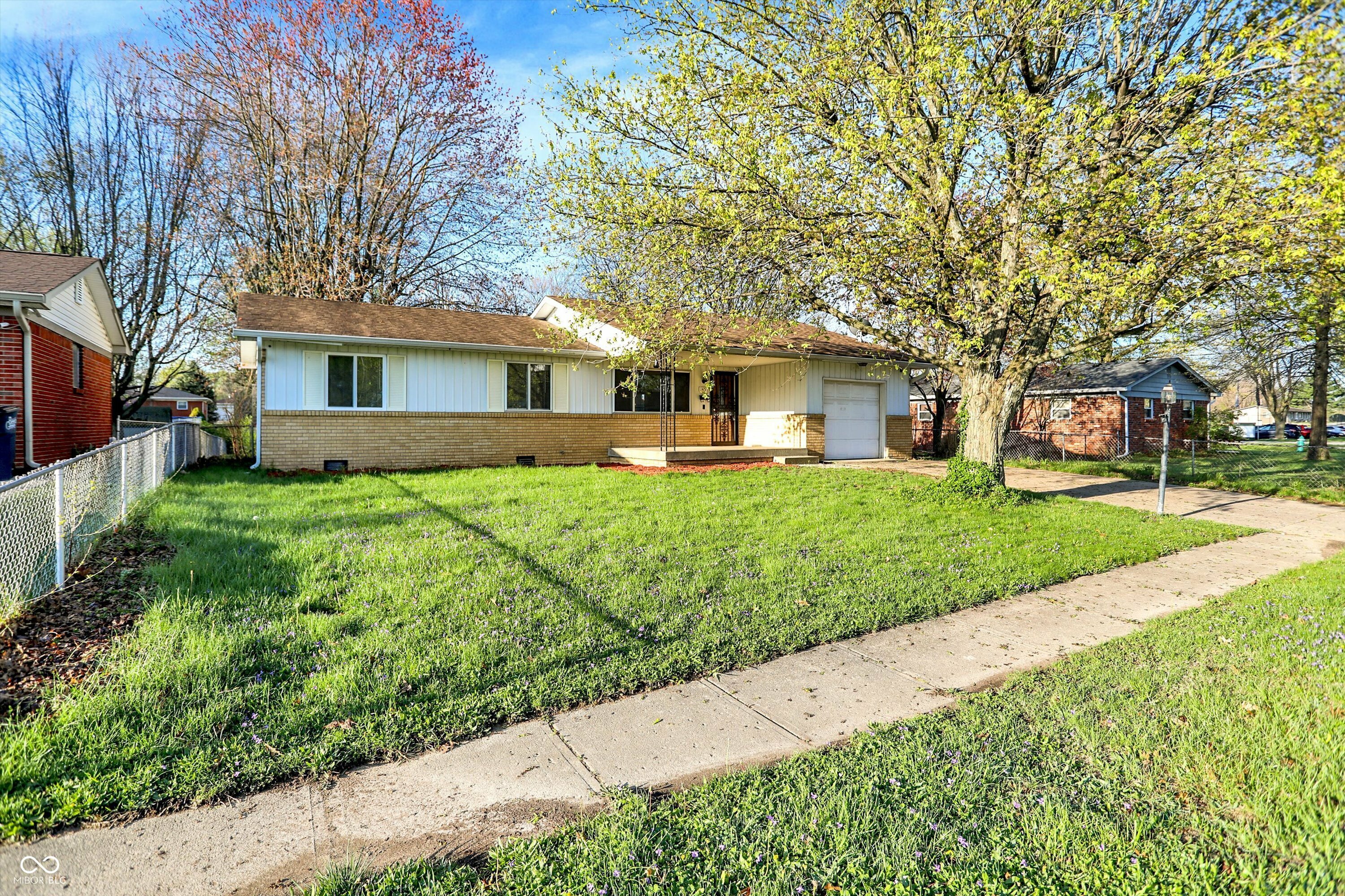 Property Photo: 1457 Biloxi Lane IN 46107