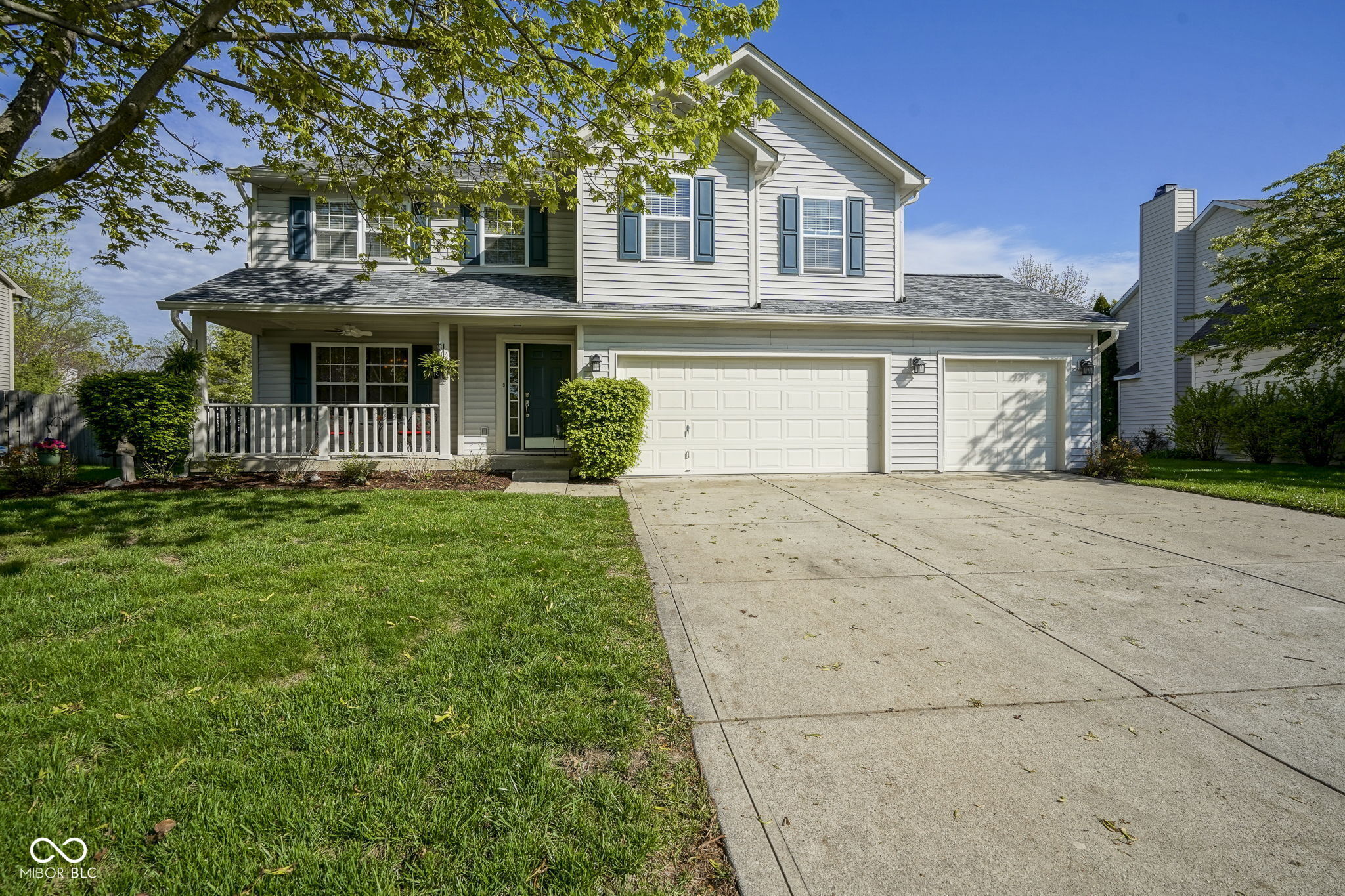 Property Photo: 11458 Falling Water Way IN 46037